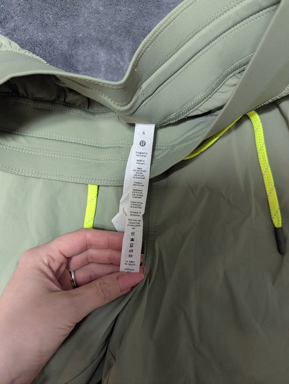Lululemon NWT Shorts - Picture 2 of 4